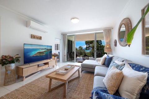 Airlie Sea View - Tropical Vibes Whitsundays - Accommodation Main Beach 0