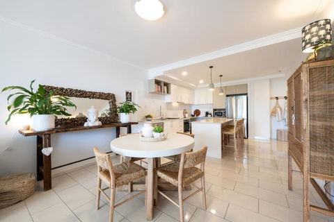 Airlie Sea View - Tropical Vibes Whitsundays - Accommodation Main Beach 3