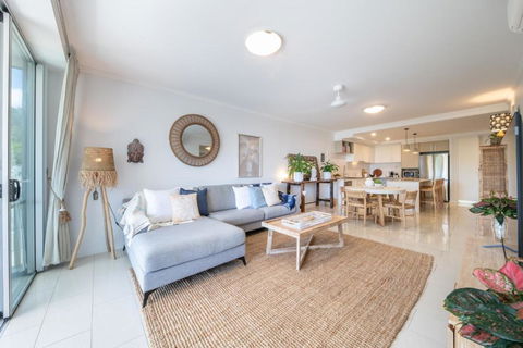 Airlie Sea View - Tropical Vibes Whitsundays - Accommodation Main Beach 1