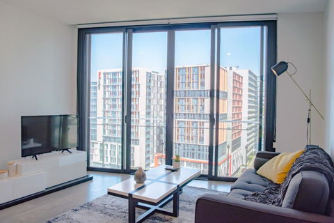 AirTrip Apartments On Tribune Street - Accommodation Main Beach 0