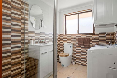 Akuli By The Sea Unit 3 - Accommodation Main Beach 4