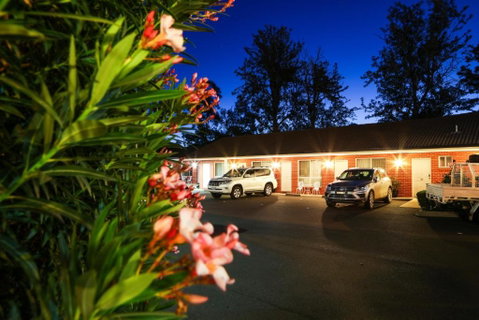 Akuna Motor Inn And Apartments - Accommodation Main Beach 0