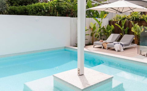 AL Sole - 4 Bedrooms - Pool - Location - Accommodation Main Beach 1