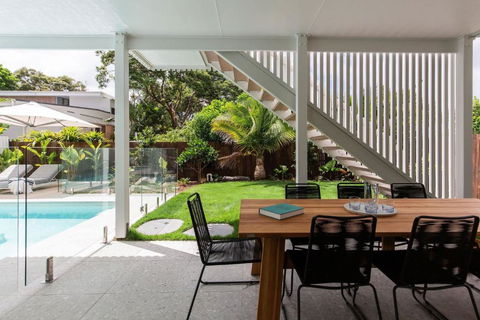 AL Sole - 4 Bedrooms - Pool - Location - Accommodation Main Beach 2