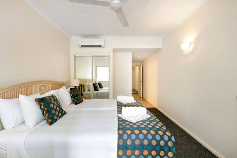 Alassio Poolside Resort - Palm Cove Beachfront Oasis - Accommodation Main Beach 4