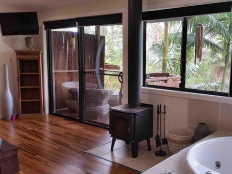 Alaya Escape - Accommodation Main Beach 3