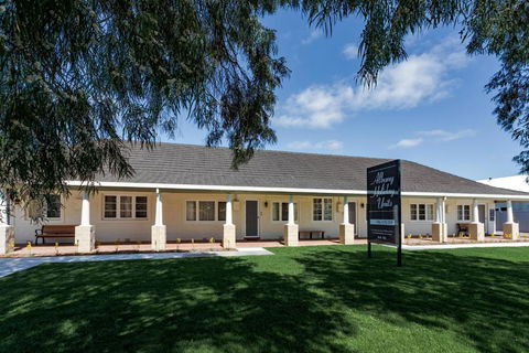 Albany Holiday Units - Accommodation Main Beach 0