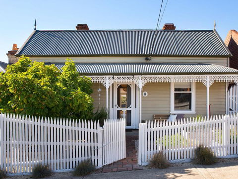 Albert Cottage - Accommodation Main Beach 0