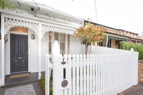 Albert Park Victorian House With Style And Art Gallery - Accommodation Main Beach 0