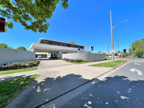 Albury Garden Court Motel - Accommodation Main Beach 2