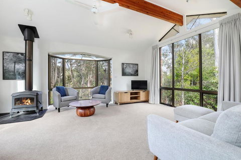 Alencon - Accommodation Main Beach 4