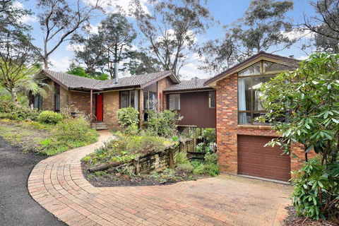 Alencon - Accommodation Main Beach 1