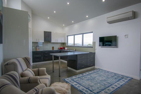 Alfra 23 - Accommodation Main Beach 3