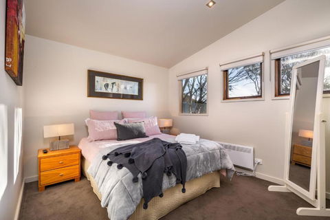 Alinga - Accommodation Main Beach 1
