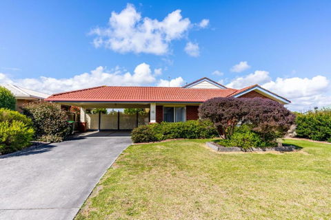 Alkira Inverloch - Accommodation Main Beach 1