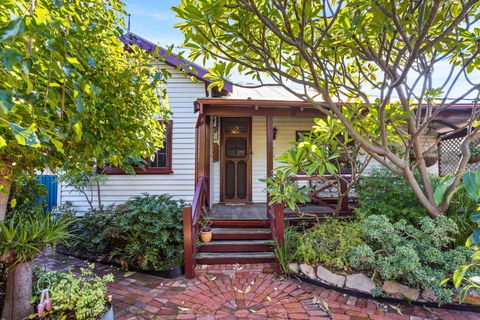 All Decked Out, Fremantle - Accommodation Main Beach 2