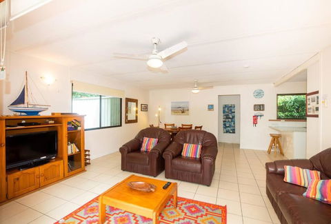 Allamanda Cottage - Close To Beach - Pet Friendly - Accommodation Main Beach 0