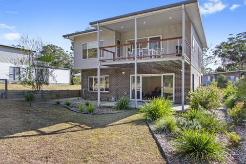 Allawah Beach House - Accommodation Main Beach 0