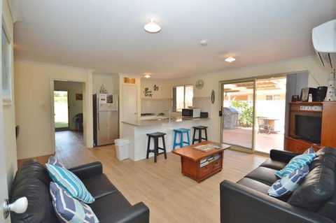 Allure - Kalbarri WA - Accommodation Main Beach 3