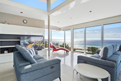 Allure - Accommodation Main Beach 0