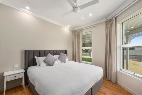 Aloha Central Luxury Accommodation - Accommodation Main Beach 4