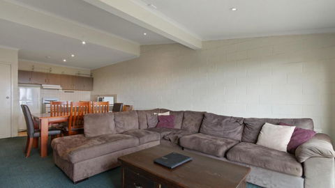 Alpine Heights 08 - Accommodation Main Beach 2