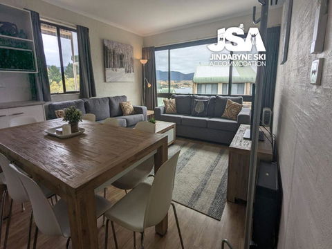 Alpine Mountain View 40 - Accommodation Main Beach 2