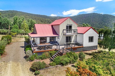 Alpine Twin Heights - Accommodation Main Beach 1