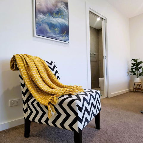 Altona Entire 3 Bedrooms House - Accommodation Main Beach 2