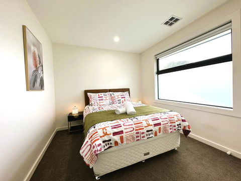 Altona Entire 3 Bedrooms House - Accommodation Main Beach 4