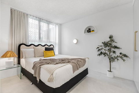 Amalfi On Alex: Seaside 2 Bedroom Retreat - Accommodation Main Beach 2