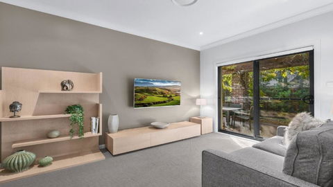 Amaroo Lodge - The Vintage - Accommodation Main Beach 0