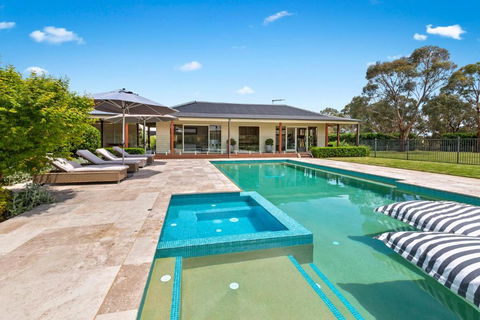 Amaroo Luxury Family Resort Mornington Peninsula - Accommodation Main Beach 1