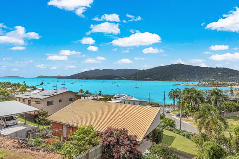 Amaroo On Airlie - Accommodation Main Beach 2