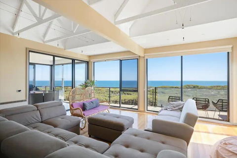 Amazing Views By Ready Set Stay - Accommodation Main Beach 0