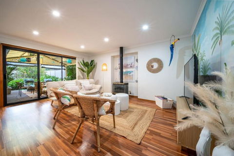 Amazon At Seacombe Gardens - Accommodation Main Beach 1