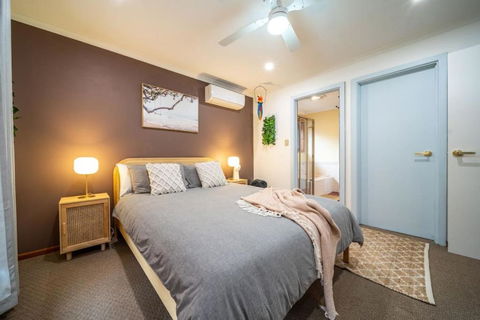 Amazon At Seacombe Gardens - Accommodation Main Beach 4