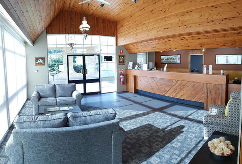 Amber Court Motor Inn - Accommodation Main Beach 3