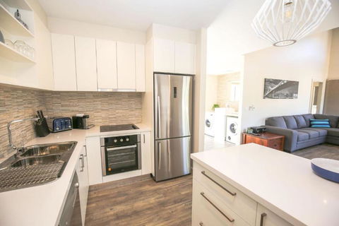 Amber Mist Villa - One - Accommodation Main Beach 4