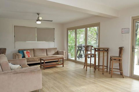 AMITY BEACHHOUSE - Accommodation Main Beach 2