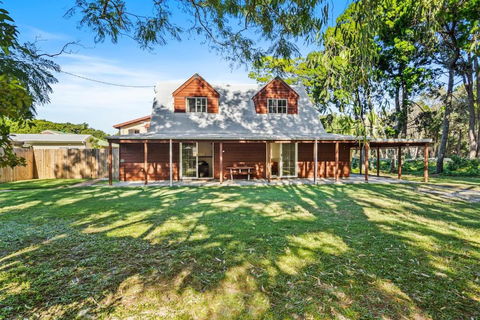 Amity Oasis - Accommodation Main Beach 0