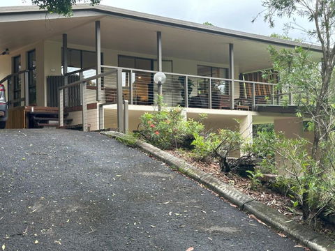 Amongst The Trees - Accommodation Main Beach 1