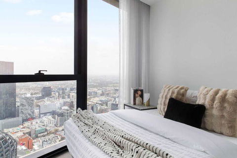 An Astonishing 3BR Apt At Sapphire By The Gardens - Accommodation Main Beach 4