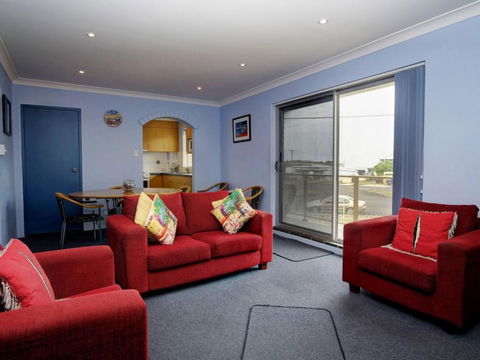 Anchorage 7 - Accommodation Main Beach 1