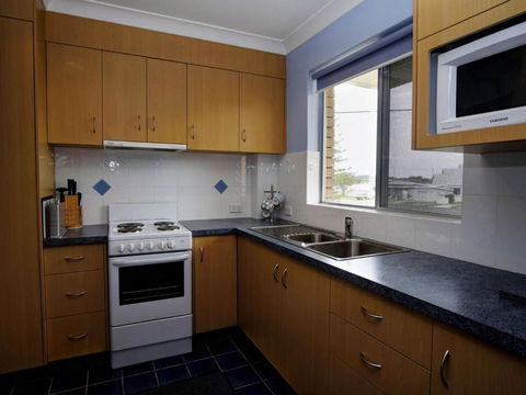 Anchorage 7 - Accommodation Main Beach 2