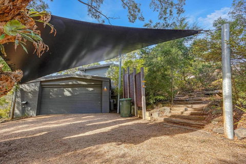 Anchorage Views - Accommodation Main Beach 4
