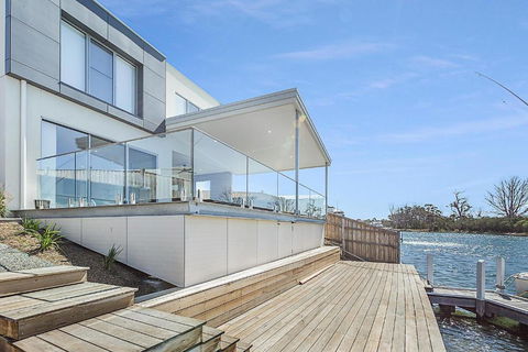 Anchored - Accommodation Main Beach 0