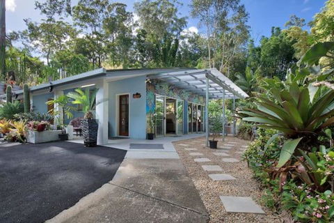 Ancient Gardens Guesthouse & Botanical Gardens - Accommodation Main Beach 3