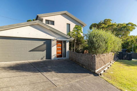 Anglers Cove - Accommodation Main Beach 0