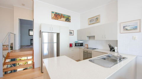 Angourie Blue 3 - Accommodation Main Beach 2